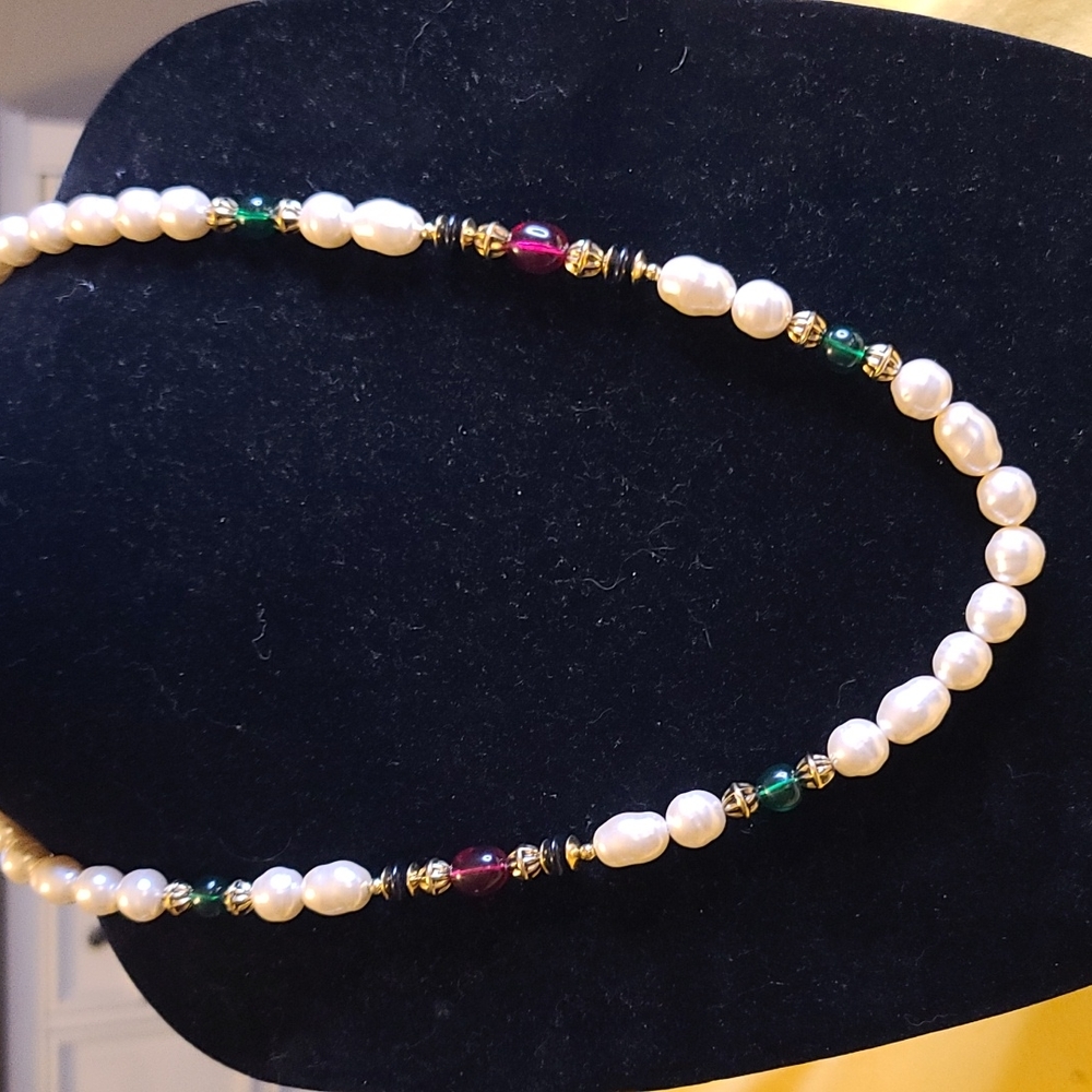 Womens Vintage Freshwater Pearl Gemstone Necklace